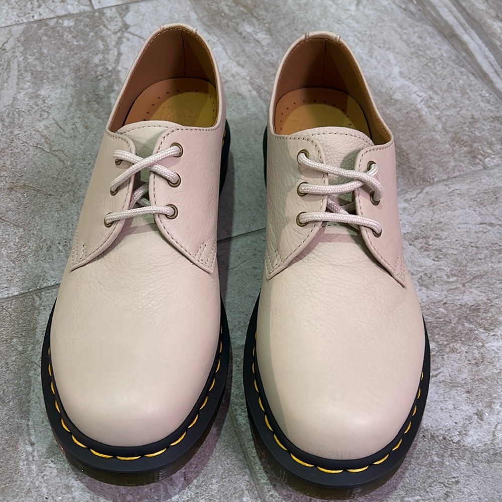 New w/o tags- Dr. Martens 1461 Beige Oxford Leather Shoes